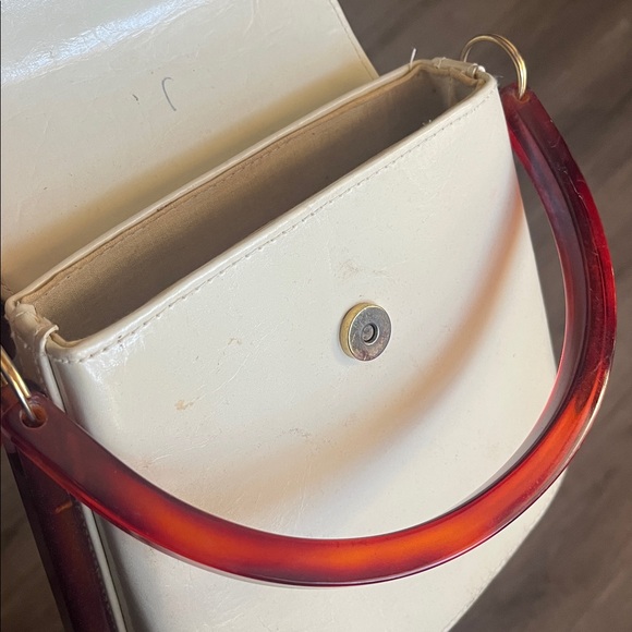 Vintage Cream Handbag with Tortoise Handle - Picture 10 of 10